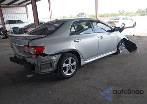 2011 Toyota Corolla S z USA, uszkodzony, nr VIN 2T1BU4EE1BC643149